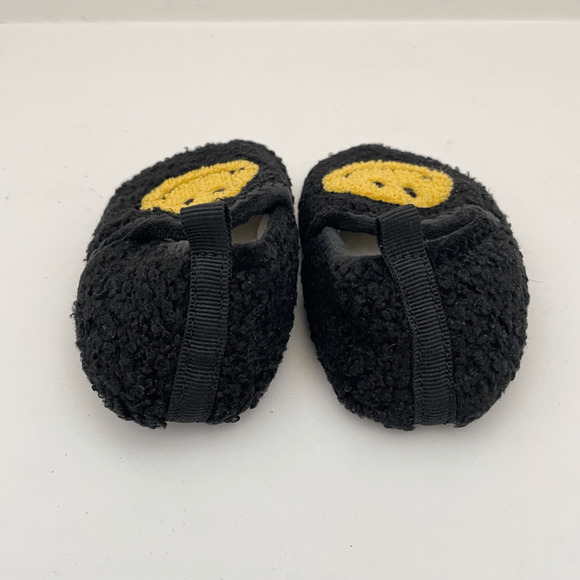Black and Yellow Fuzzy Super Soft Smiley Face Slippers Toddler size 5-6 - Picture 4 of 6